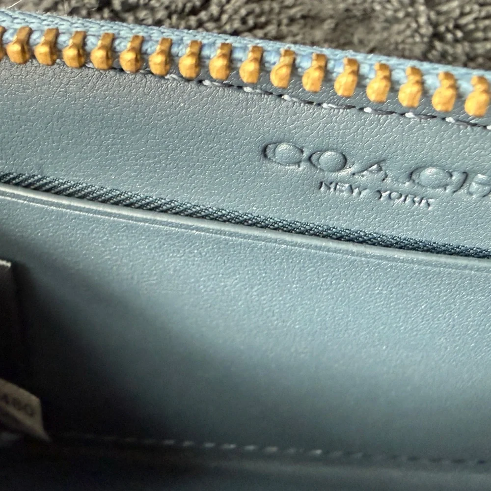 Coach denim zip card case NWT - Picture 6 of 7